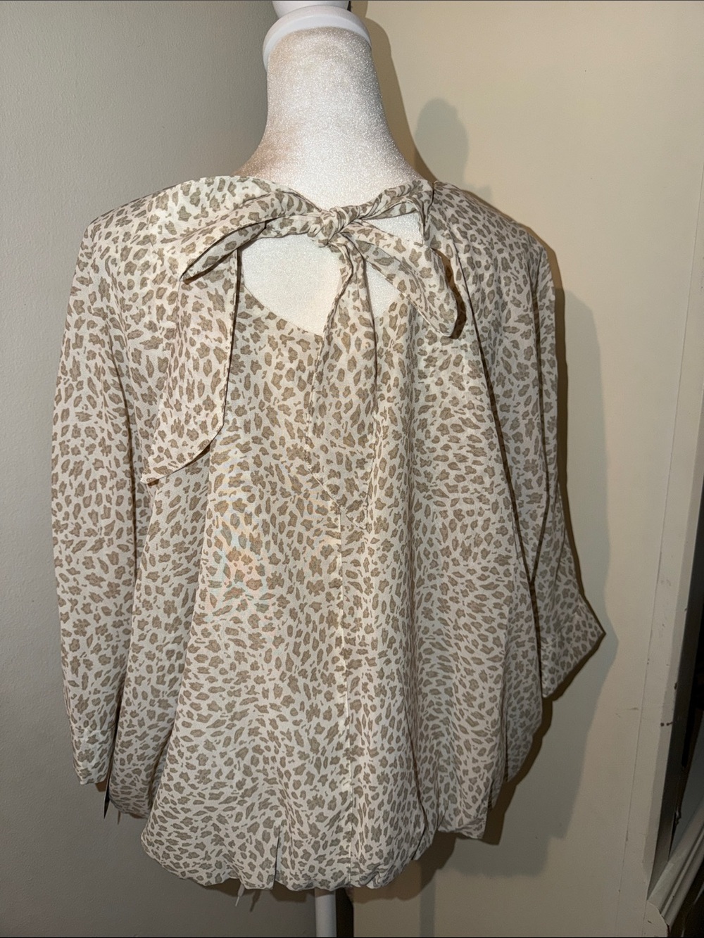 erin london Cream Leopard Tie-Back Blouse